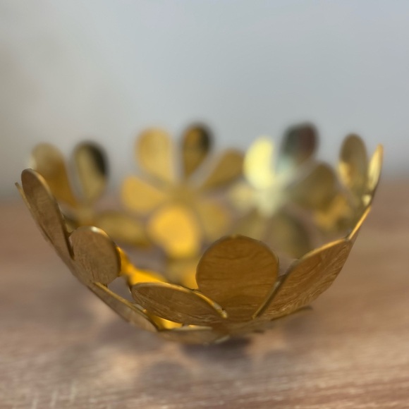 IKEA brass-coloured STOCKHOLM bowl - Picture 7 of 7